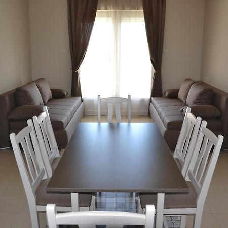Appartamento Aranyszarvas Panzio, Etterem Es Grillterasz Esterno foto