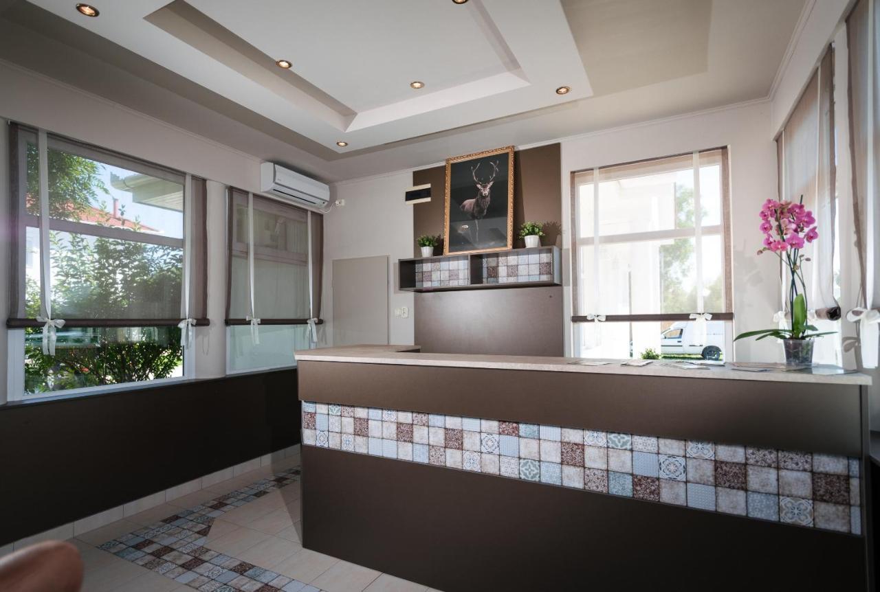 Appartamento Aranyszarvas Panzio, Etterem Es Grillterasz Esterno foto