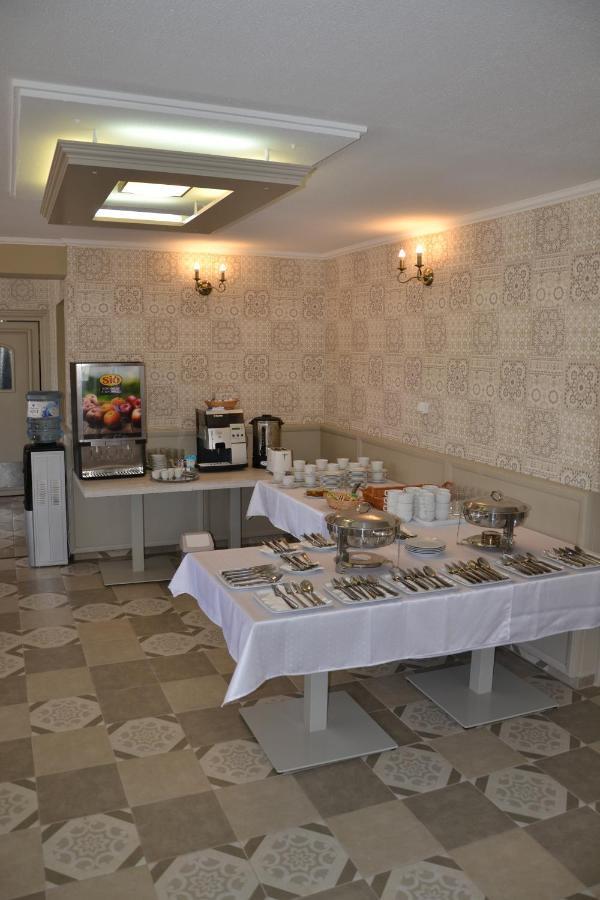 Appartamento Aranyszarvas Panzio, Etterem Es Grillterasz Esterno foto