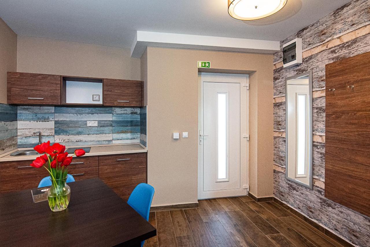 Appartamento Aranyszarvas Panzio, Etterem Es Grillterasz Esterno foto